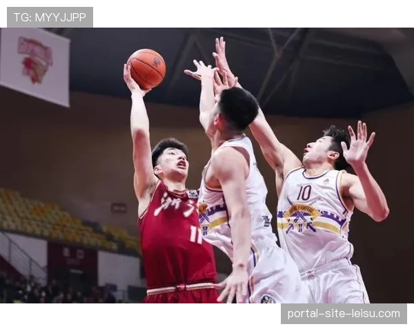 半场战报:浙江稠州金租领先深圳15分,余嘉豪内线占优 半场战报:浙江稠州金租领先深圳15分,余嘉豪内线占优